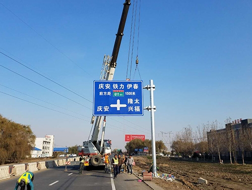 亳州亳州道路护栏网网片该如何进行正确的选购呢？
